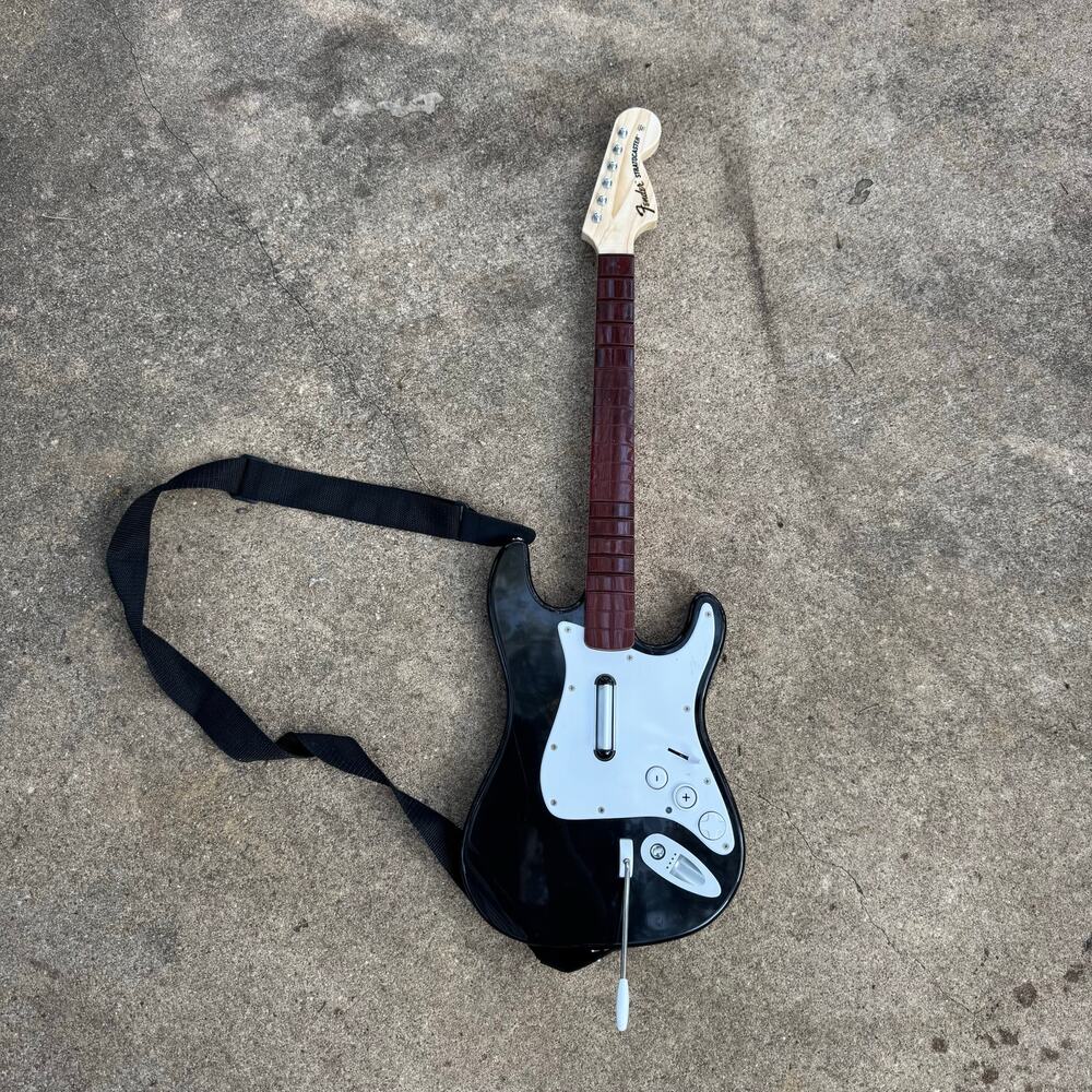 Rock Band Fender Stratocaster Nintendo Wii Wireless Guitar NWGTS2 Harmonix Works
